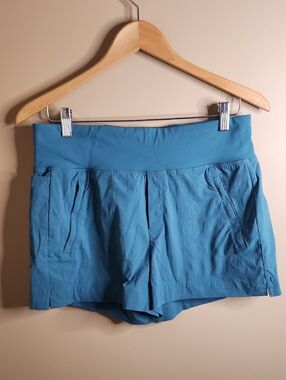 Athleta Trekkie North Short in Blue/Teal. Size 8. #530626